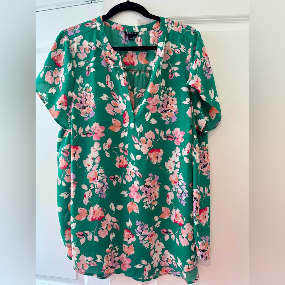 Torrid Green Floral Top